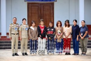 កម្លាំងនគរបាល បង្ក្រាបទីតាំងជួញដូរផ្លូវភេទនៅហាងខារ៉ាអូខេយីហោ «ម្លប់លាប» នៅស្រុកបារាយណ៍ និងរំដោះនារីគ្រោះចំនួន ៨នាក់