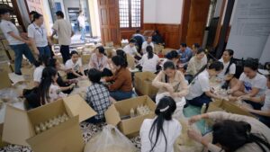 អគ្គគយត្រៀមយកអំណោយដ៏ថ្លៃថ្លារបស់សម្ដេចធិបតីនិងលោកជំទាវបណ្ឌិតទៅចែកជូនវីរកងទ័ពនិងពលរដ្ឋភៀសសឹកក្នុងខែត្រចំនួន២